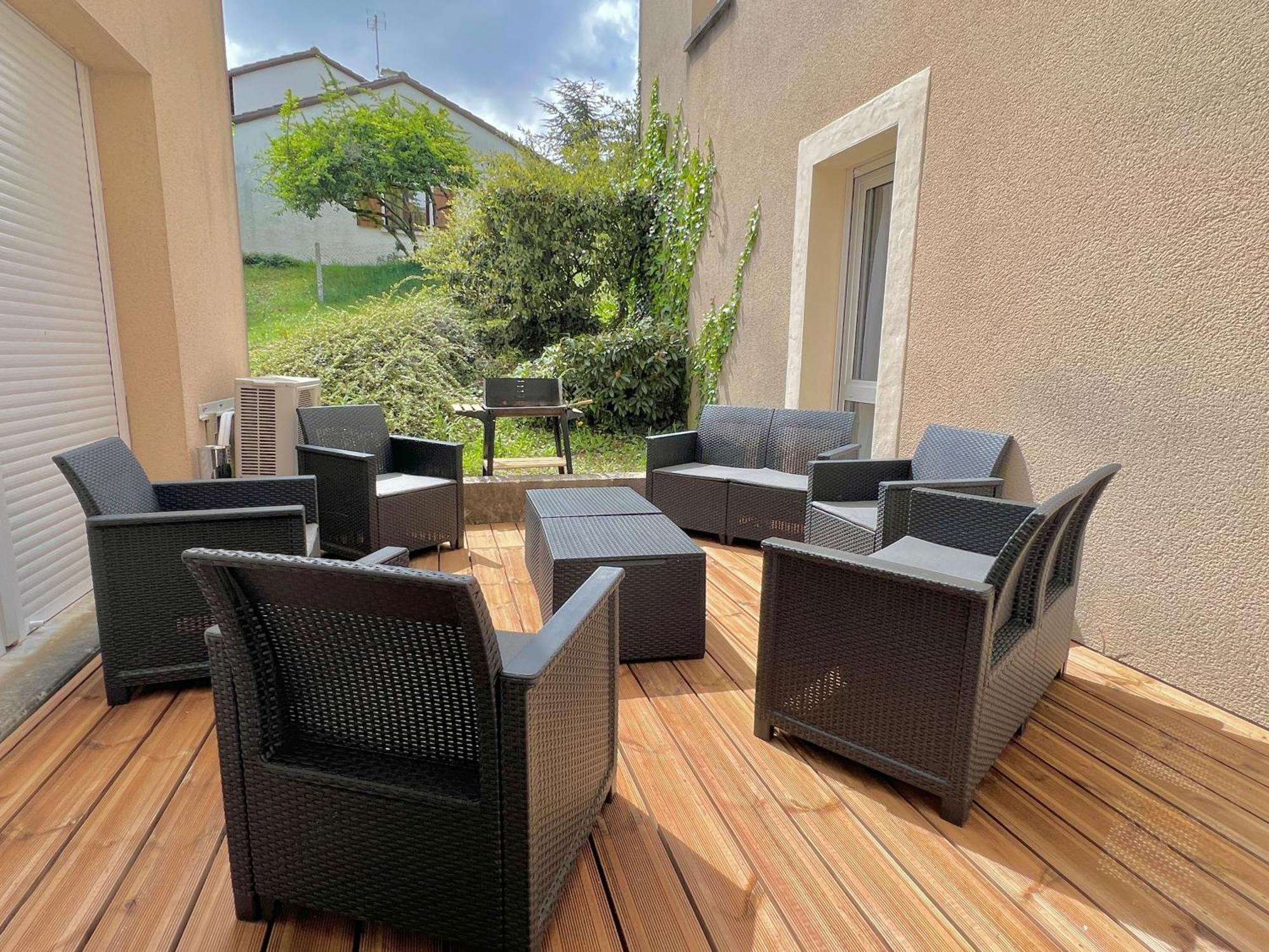 Le Grand Penon ~ Logement Spacieux A 6 Min Du Parc Saint-Georges-les-Baillargeaux Exterior photo
